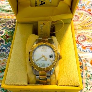 Invicta Women 13025 Pro Diver Silver Dial Quartz 3h Gold Watch.